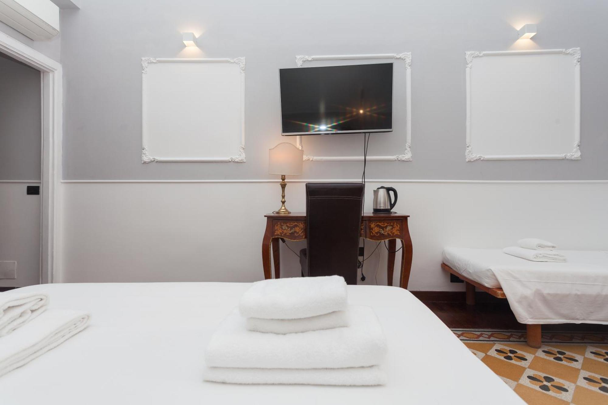 Palazzo Del Duca Piazza Navona Guest House Róma Kültér fotó